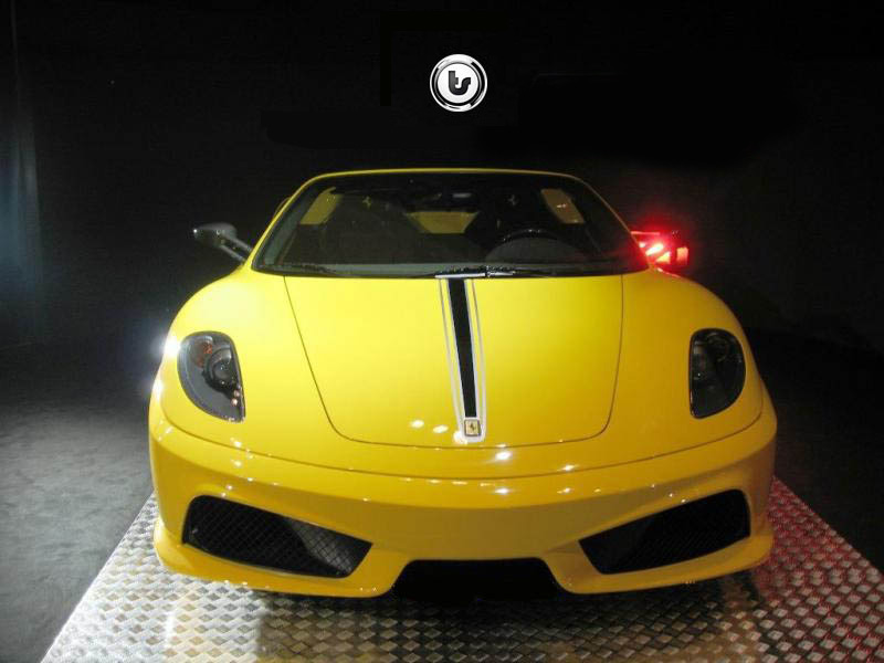 Illustration for article titled Ferrari Scuderia Spider 16M Unveiled Live At Mugello With Stickers, 16 GB Ferrari iPod Touch